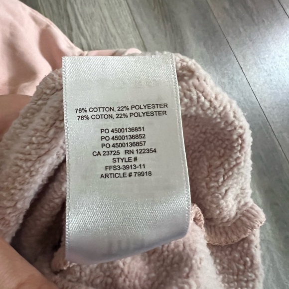 TNA Aritzia light pink cropped pullover sweater size M - Picture 4 of 5